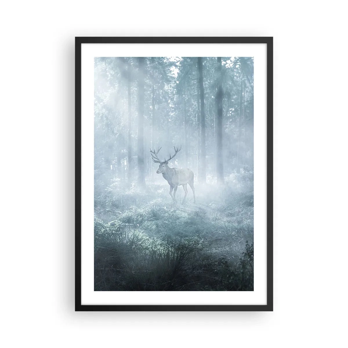 Poster in einem schwarzem Rahmen - Hirsch im Morgennebel im Wald - 50x70cm - Morgenvisite auf dem Grundstück - Moderne Wanddekoration für Wohnzimmer und Schlafzimmer ARTTOR