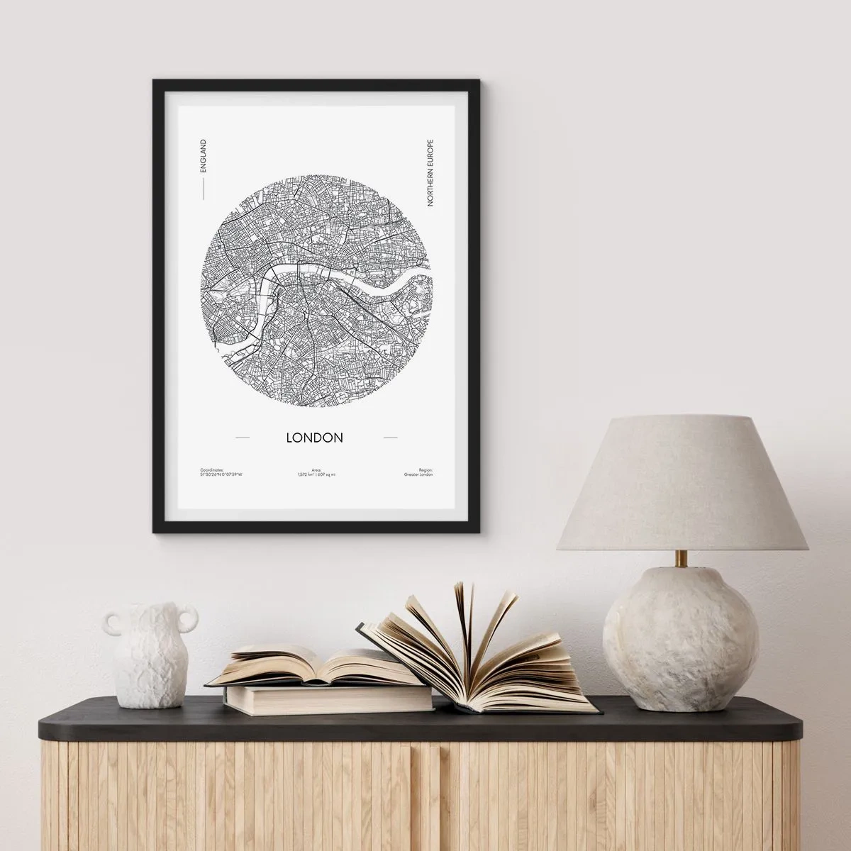 Poster in einem schwarzem Rahmen - Eine minimalistische Schwarz-Weiß-Karte von London - 50x70cm - Anatomie von London - Moderne Wanddekoration für Wohnzimmer und Schlafzimmer ARTTOR