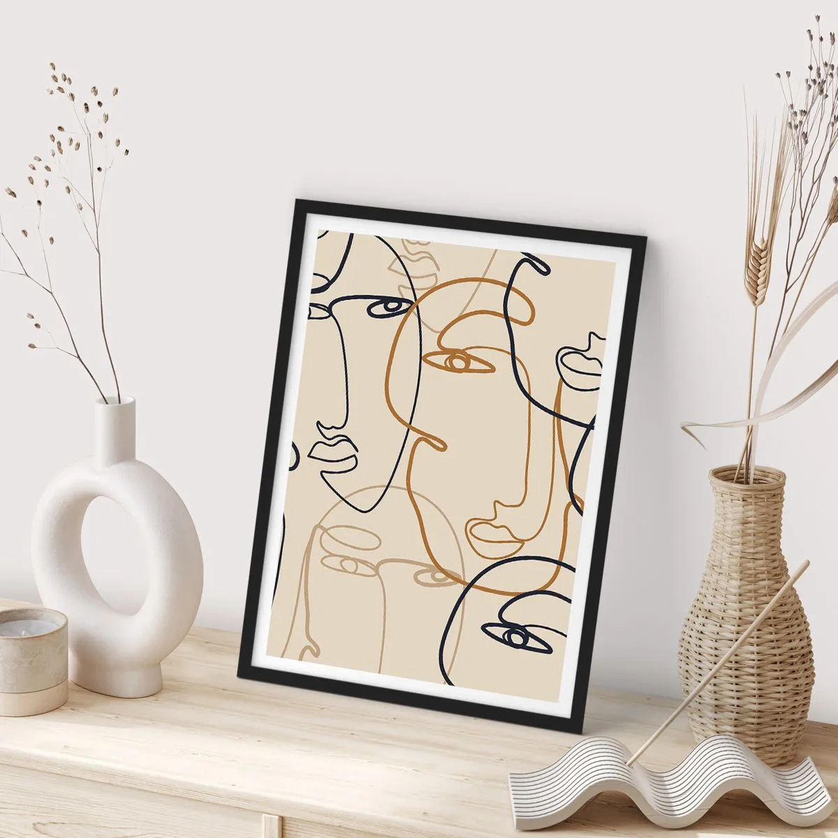 Poster in einem schwarzem Rahmen - Minimalistische Zeichnungen von Gesichtern auf beigem Hintergrund - 50x70cm - Das Porträt wird multipliziert - Moderne Wanddekoration für Wohnzimmer und Schlafzimmer ARTTOR