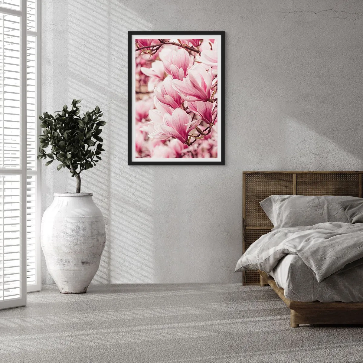 Poster in einem schwarzem Rahmen - Romantisch blühende Magnolien in zartem Rosa - 50x70cm - Frühling ist rosa - Moderne Wanddekoration für Wohnzimmer und Schlafzimmer ARTTOR