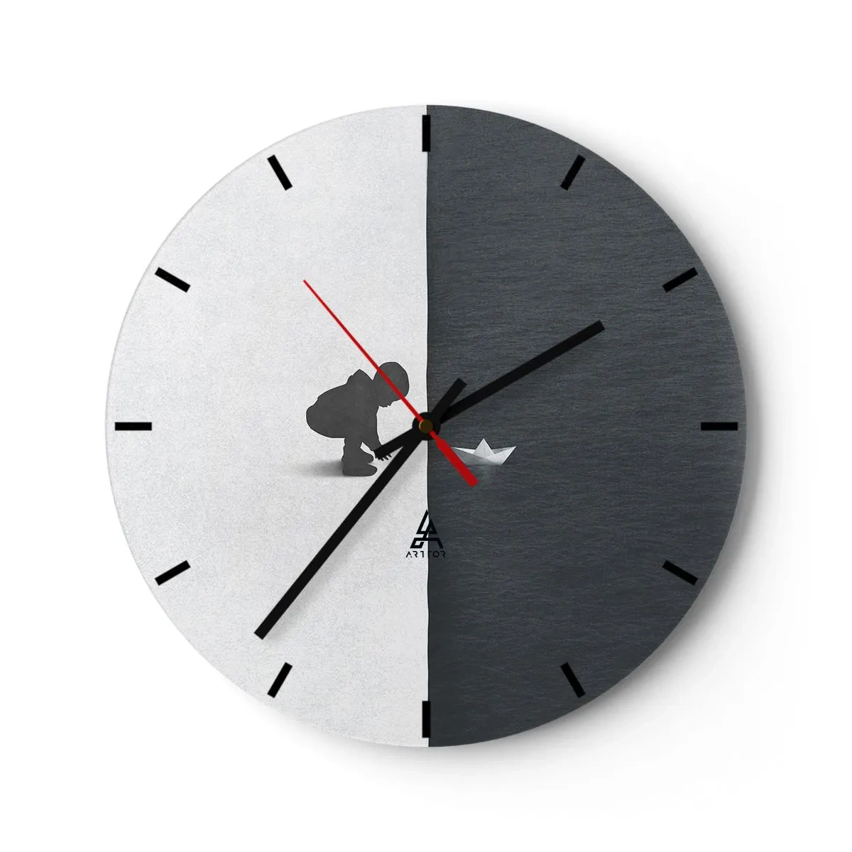 Wanduhr - Glasuhr - Silhouette eines Kindes mit einem Papierboot vor einem kontrastierenden Hintergrund - 30x30cm - Tolle Expedition - Moderne Wanddekoration für Wohnzimmer, Küche und Schlafzimmer ARTTOR