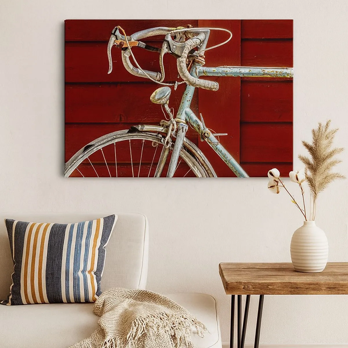 Bild auf Leinwand - Leinwandbild - Ein Vintage-Fahrrad vor einer roten Holzwand - 70x50cm - Geschaffen um zu siegen - Moderne Wanddekoration für Wohnzimmer und Schlafzimmer ARTTOR