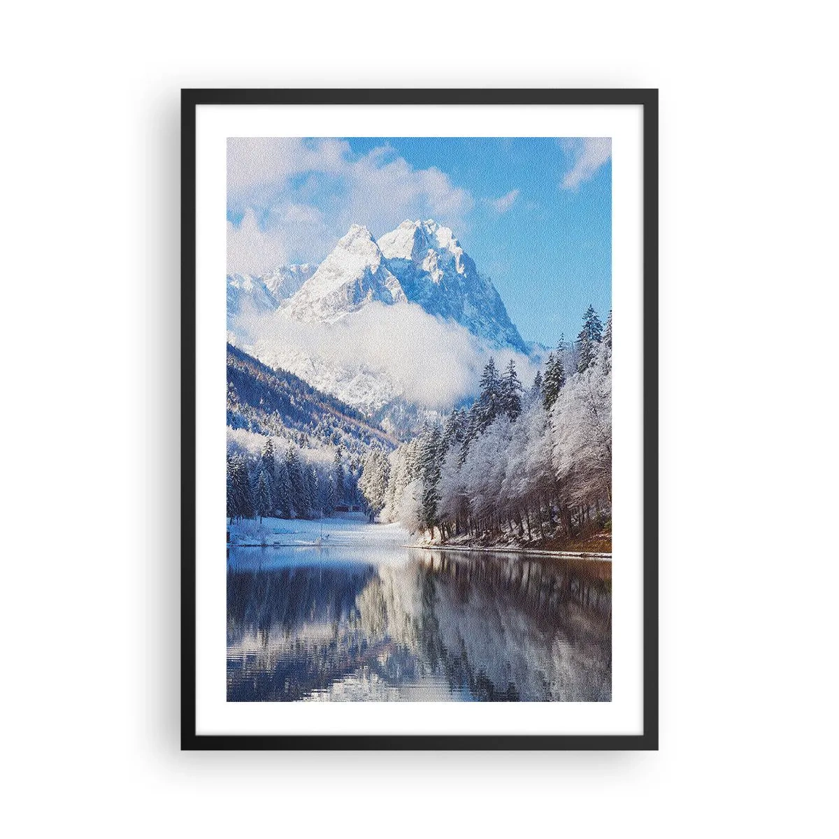 Poster in einem schwarzem Rahmen - Schneebedeckte Berge spiegeln sich im Winter in einem See - 50x70cm - Schneefang - Moderne Wanddekoration für Wohnzimmer und Schlafzimmer ARTTOR