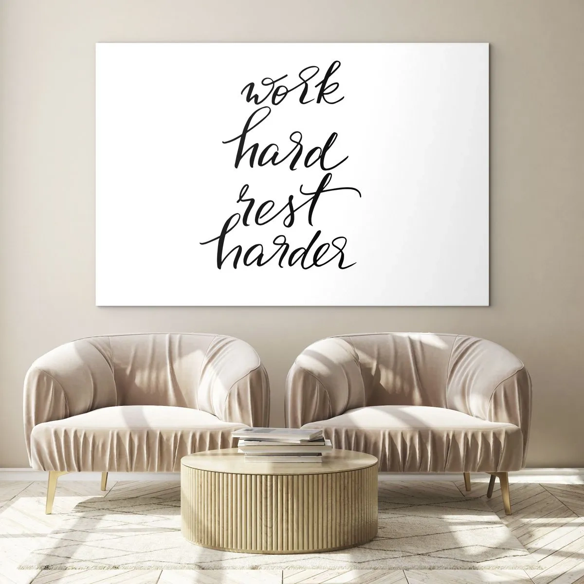 Glasbild - Bild auf glas - Typografische Aufschrift „Work Hard Rest Harder“ in eleganter Schriftart - 70x50cm - Lebensbalance - Moderne Wanddekoration für Wohnzimmer und Schlafzimmer ARTTOR