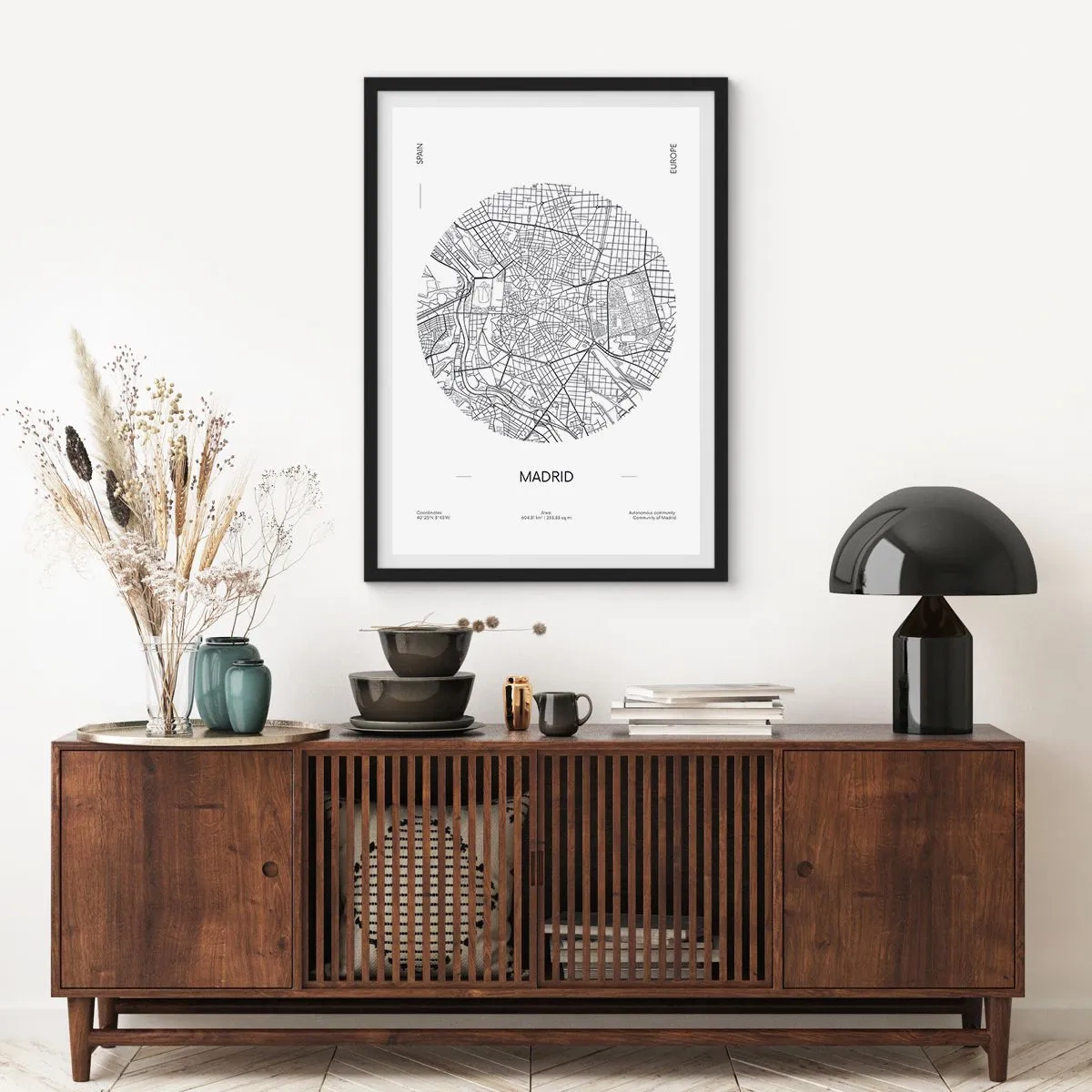 Poster in einem schwarzem Rahmen - Eine minimalistische Karte von Madrid in Schwarzweiß. - 50x70cm - Anatomie von Madrid - Moderne Wanddekoration für Wohnzimmer und Schlafzimmer ARTTOR