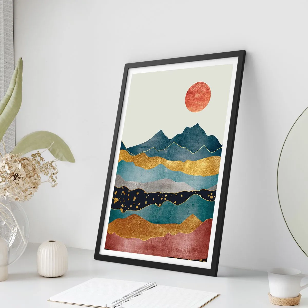 Poster in einem schwarzem Rahmen - Abstrakte Berge in Gold-, Blau- und Rottönen - 50x70cm - Ein Querschnitt durch die Welt - Moderne Wanddekoration für Wohnzimmer und Schlafzimmer ARTTOR