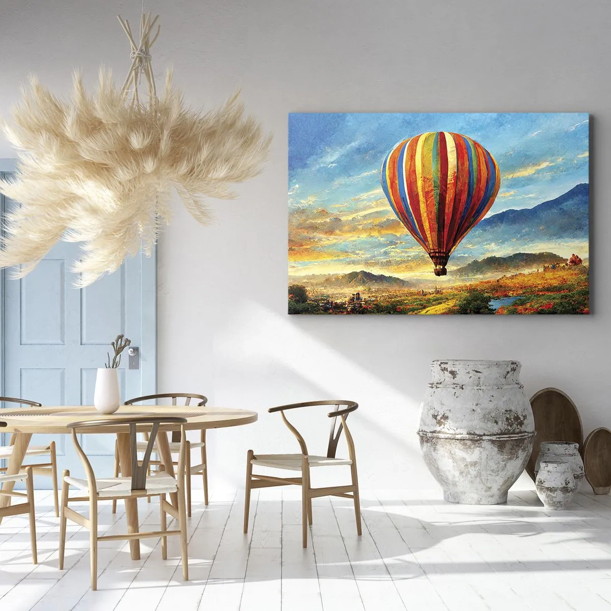Bild auf Leinwand - Leinwandbild - Ein bunter Ballon über einer malerischen Landschaft - 70x50cm - In der Stille sieht man mehr - Moderne Wanddekoration für Wohnzimmer und Schlafzimmer ARTTOR