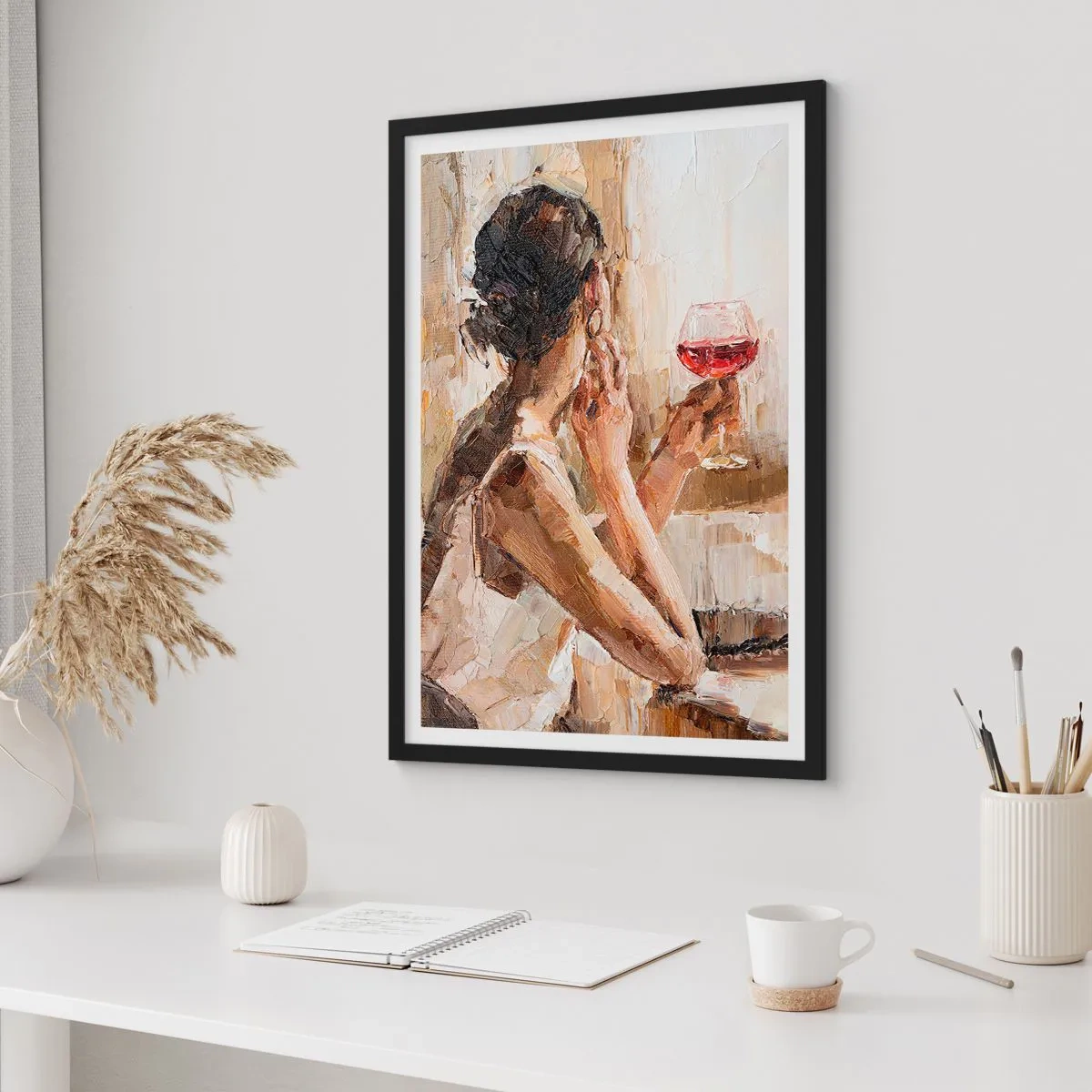 Poster in einem schwarzem Rahmen - Eine Frau hält ein Glas Wein und schaut nachdenklich - 50x70cm - Der Geschmack eines guten Moments - Moderne Wanddekoration für Wohnzimmer und Schlafzimmer ARTTOR