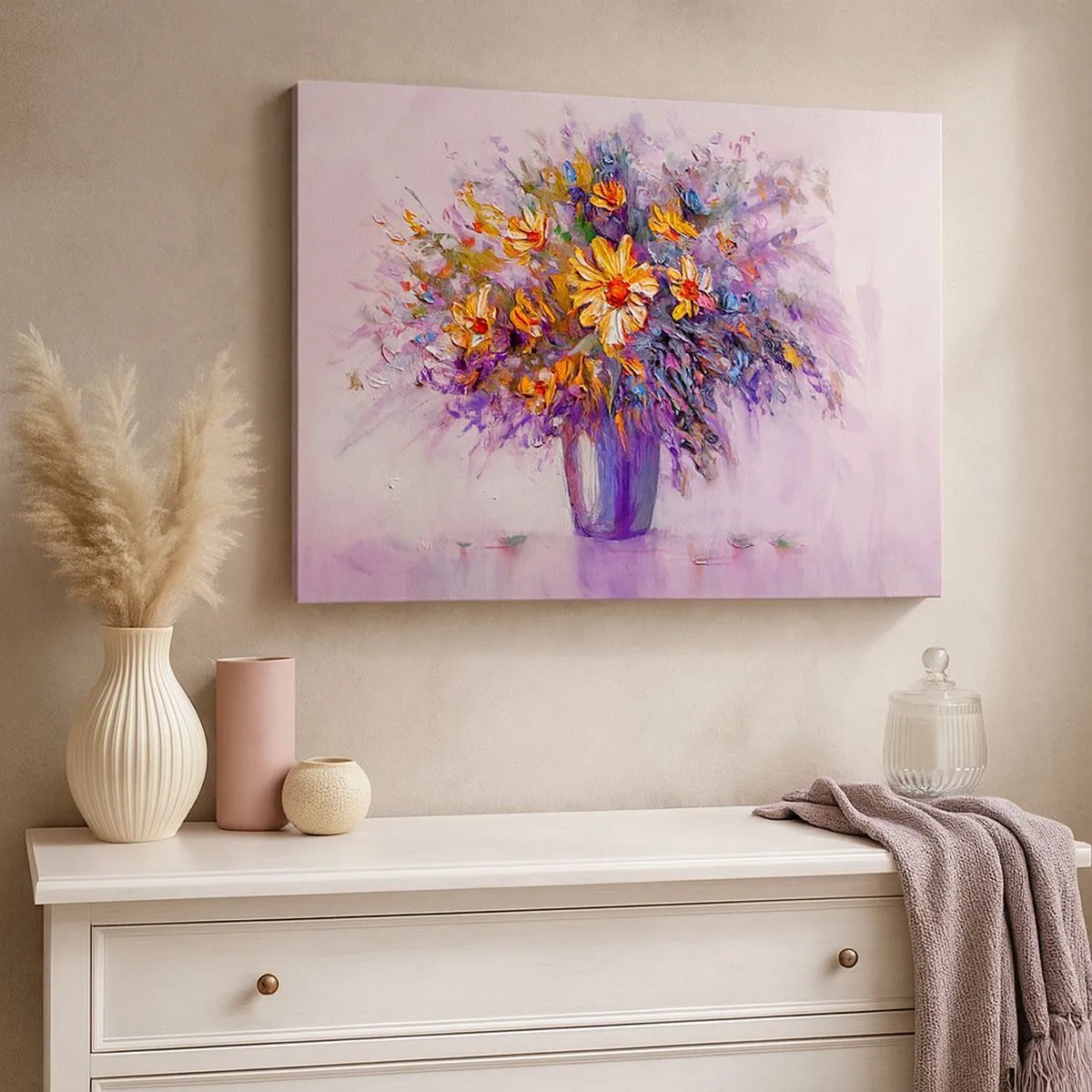 Bild auf Leinwand - Leinwandbild - Ein Blumenstrauß in einer Vase auf pastellfarbenem Hintergrund - 70x50cm - Es riecht süß, sieht süß aus - Moderne Wanddekoration für Wohnzimmer und Schlafzimmer ARTTOR