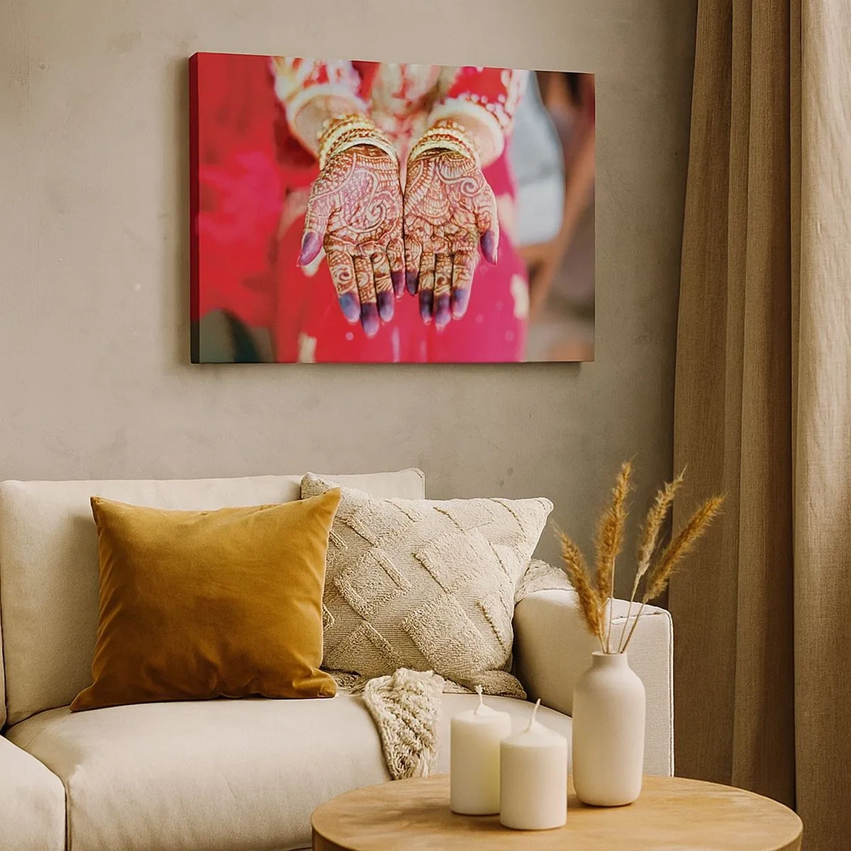 Bild auf Leinwand - Leinwandbild - Mit Henna verzierte Hände vor dem Hintergrund eines roten Kleides - 70x50cm - Bereit, das Glück zu fangen? - Moderne Wanddekoration für Wohnzimmer und Schlafzimmer ARTTOR