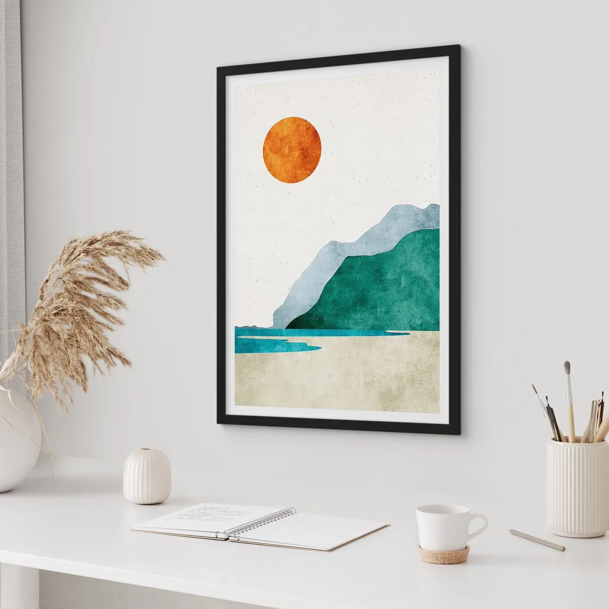 Poster in einem schwarzem Rahmen - Minimalistische Berglandschaft mit Strand und Sonne - 50x70cm - Landschaft, wie sie sein sollte - Moderne Wanddekoration für Wohnzimmer und Schlafzimmer ARTTOR