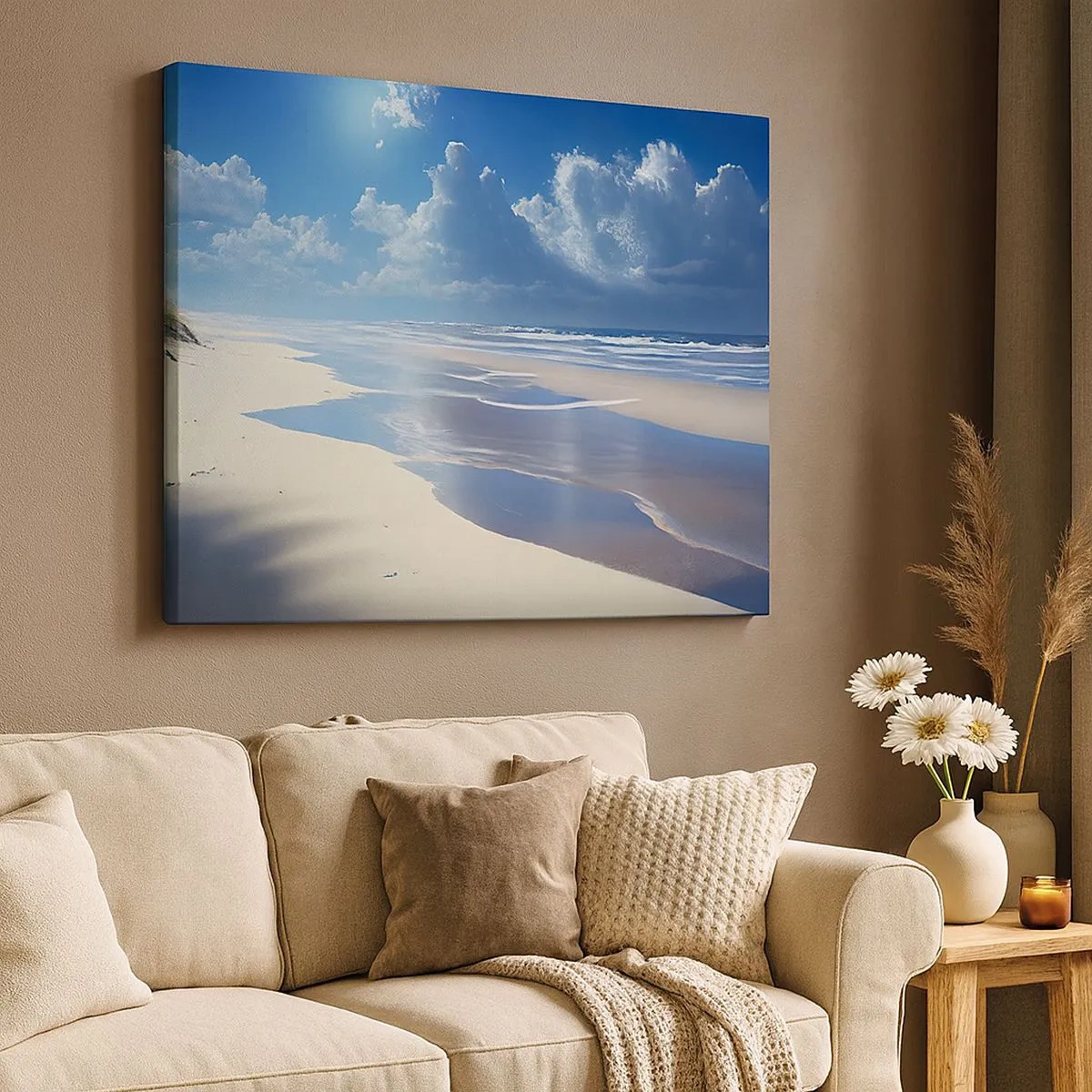 Bild auf Leinwand - Leinwandbild - Ein Sandstrand mit Wellen unter blauem Himmel - 70x50cm - Paradiesischer Urlaub - Moderne Wanddekoration für Wohnzimmer und Schlafzimmer ARTTOR
