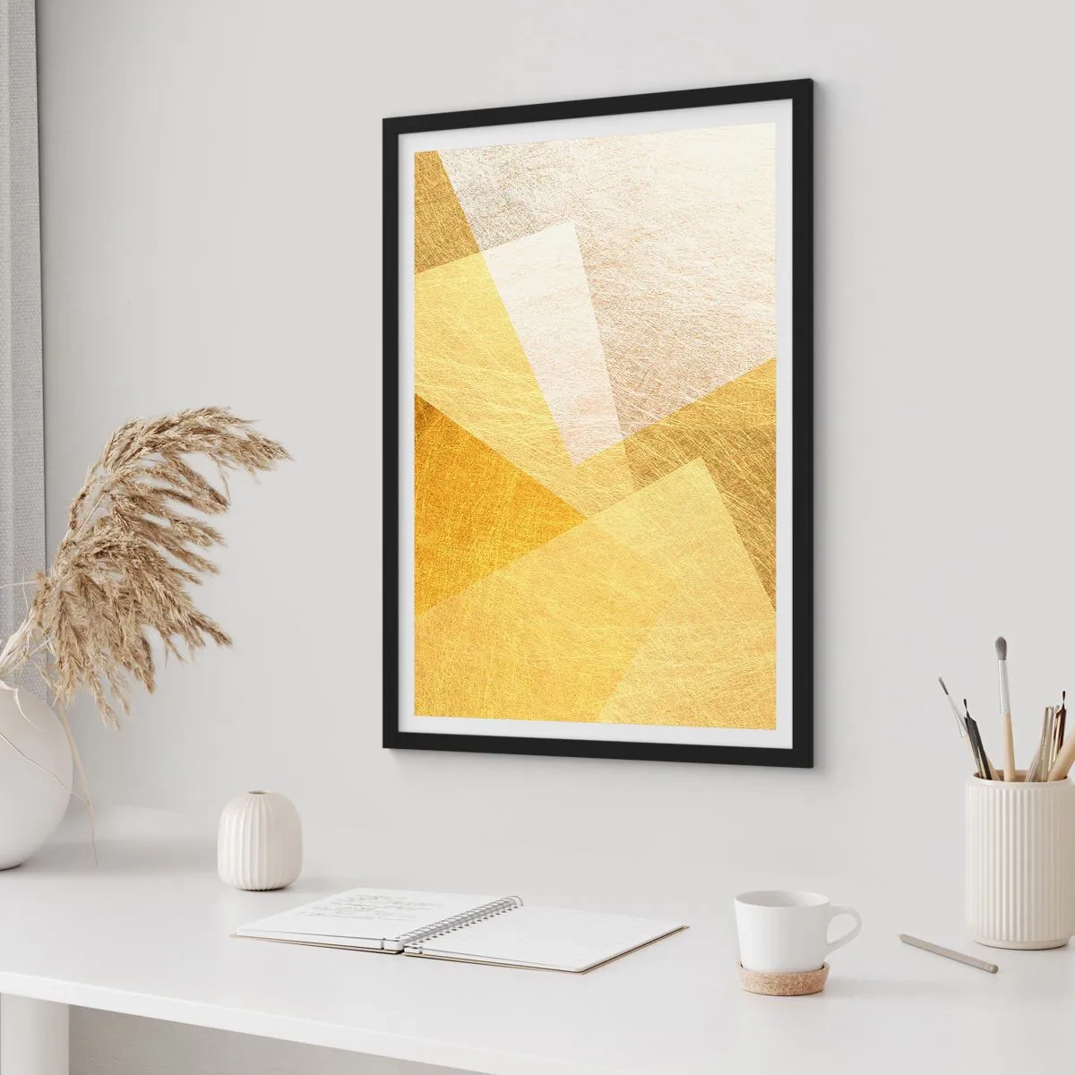 Poster in einem schwarzem Rahmen - Goldene geometrische Abstraktion mit metallischem Effekt - 50x70cm - Geometriewetter - Moderne Wanddekoration für Wohnzimmer und Schlafzimmer ARTTOR