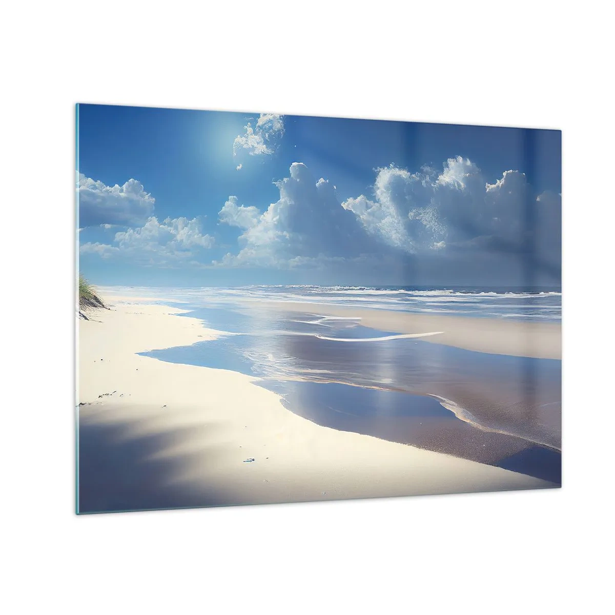 Glasbild - Bild auf glas - Ein breiter Sandstrand und ruhige Wellen unter blauem Himmel - 70x50cm - Paradiesischer Urlaub - Moderne Wanddekoration für Wohnzimmer und Schlafzimmer ARTTOR