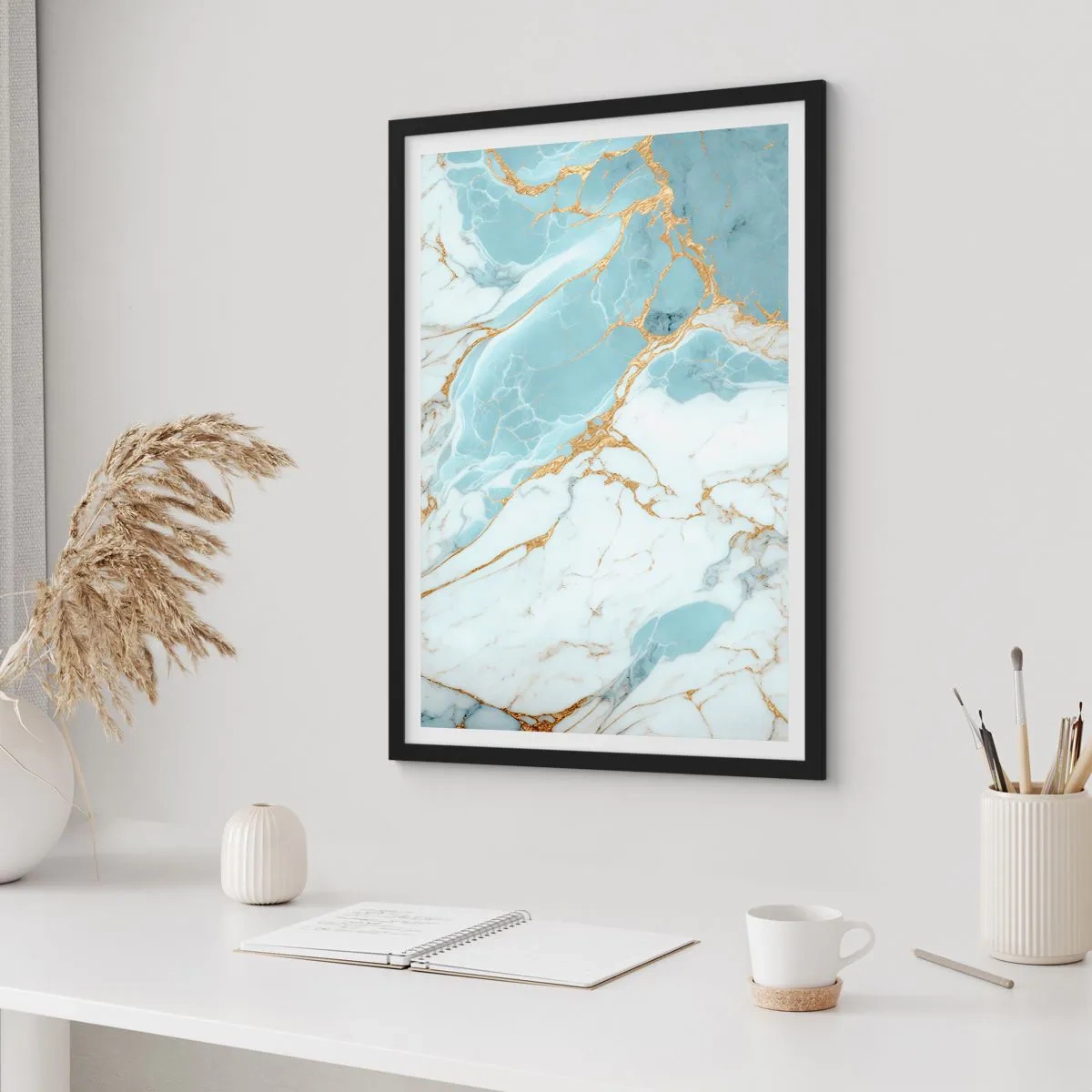 Poster in einem schwarzem Rahmen - Edler Marmor in Blau- und Goldtönen - 50x70cm - Reichtum des Steins - Moderne Wanddekoration für Wohnzimmer und Schlafzimmer ARTTOR
