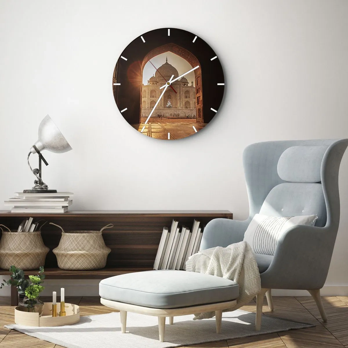 Wanduhr - Glasuhr - Ein historisches Gebäude im Sonnenlicht, gesehen durch einen Bogen - 30x30cm - Denkmal der überirdischen Liebe - Moderne Wanddekoration für Wohnzimmer, Küche und Schlafzimmer ARTTOR
