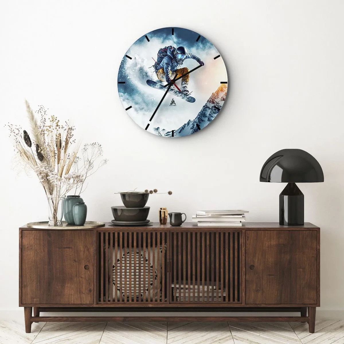 Wanduhr - Glasuhr - Ein Snowboarder im Flug vor der Kulisse von Bergen und einem Schneesturm - 30x30cm - Extreme Emotionen - Moderne Wanddekoration für Wohnzimmer, Küche und Schlafzimmer ARTTOR