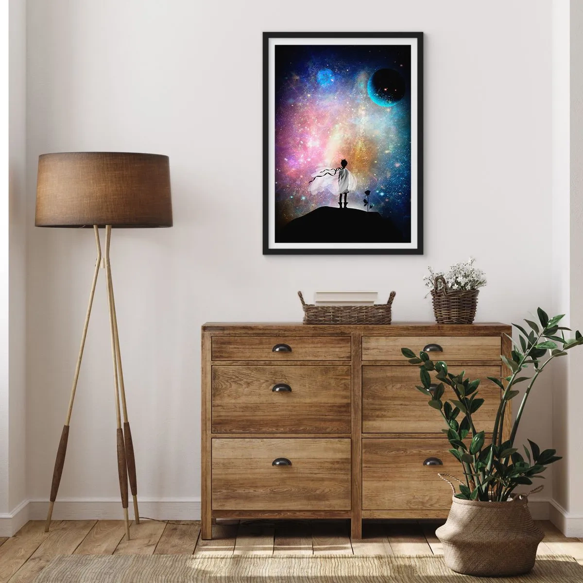 Poster in einem schwarzem Rahmen - Eine fantastische Weltraumszene mit der Silhouette einer Figur und einer Rose - 50x70cm - Kleiner Prinz - Moderne Wanddekoration für Wohnzimmer und Schlafzimmer ARTTOR